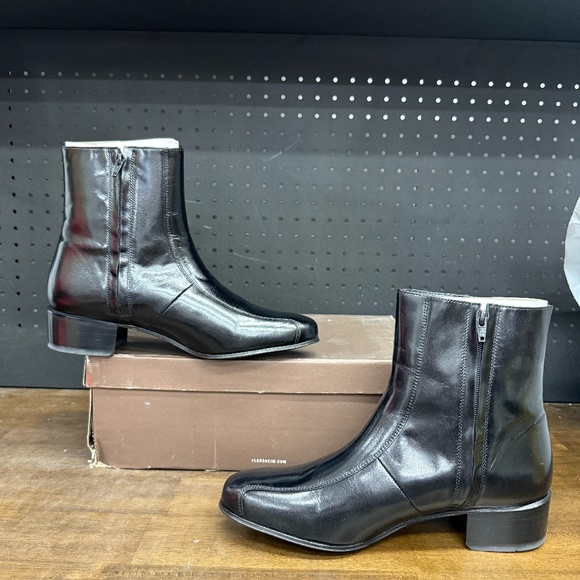 New W/ Box! Men's Florsheim Duke Black Leather Classic Zipper Boot Size 11 - Picture 2 of 5